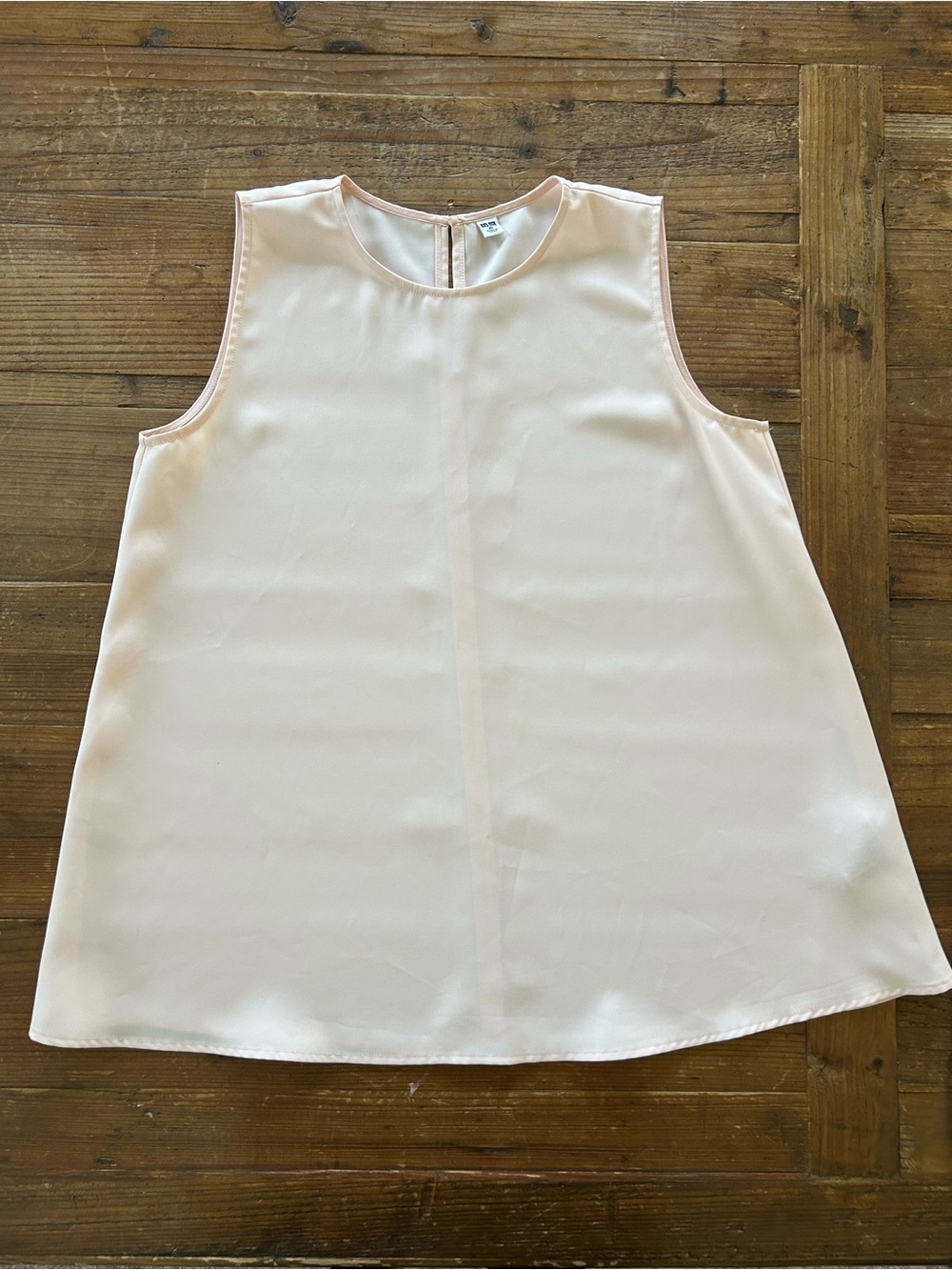 Uniqlo Sleeveless A-Line Tank Top in Pale Pink